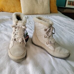 Columbia Minx Shorty Omni-heat size 10.5 in Fawn/ Pebble